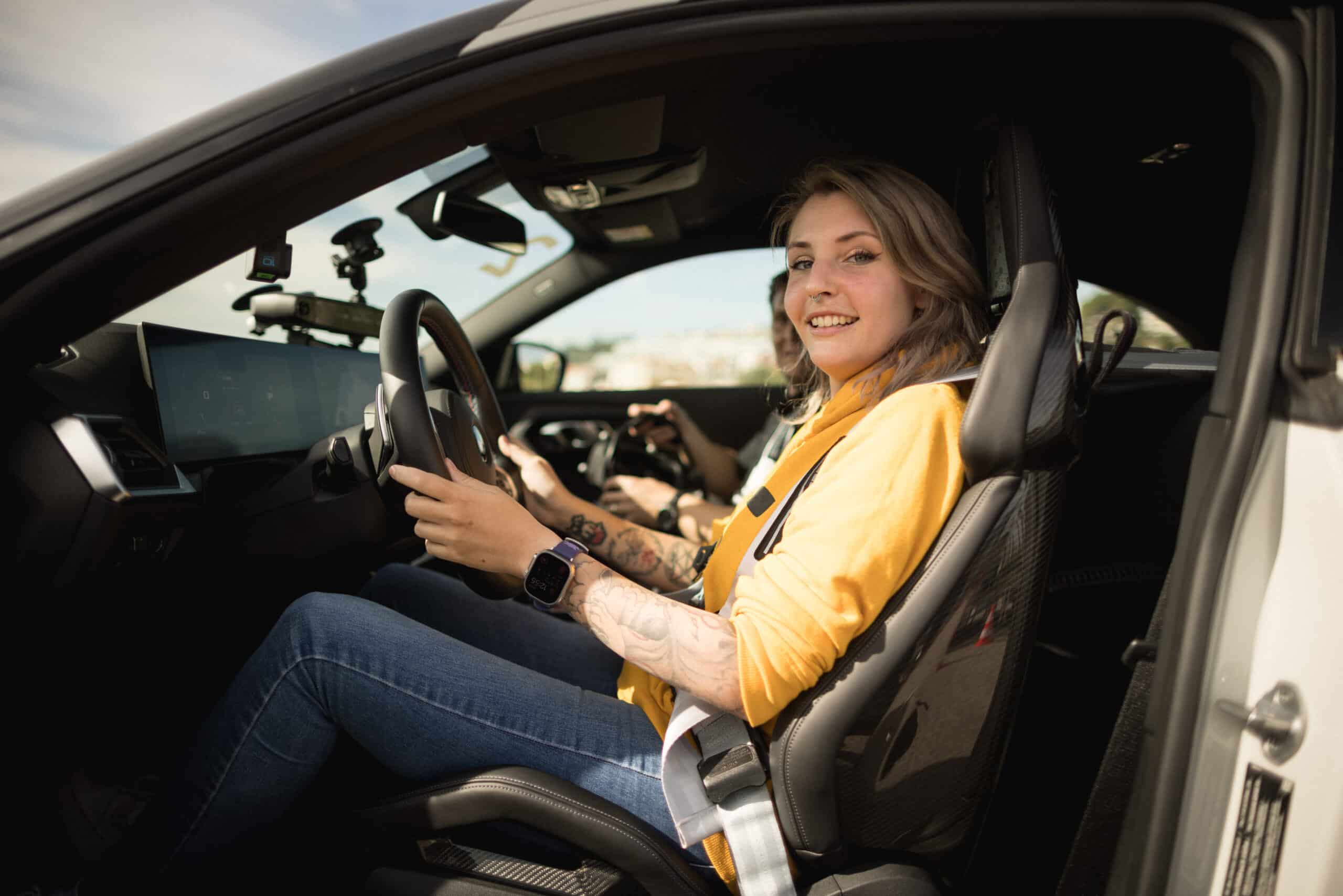 Jeel au volant de le BMW M4 Mixed Reality Jeel au volant de le BMW M4 Mixed Reality